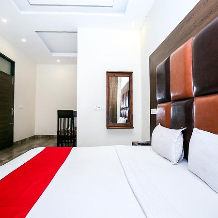 Hotel Woodcrest Zirakpur Chandigarh- Best Family Hotel - Luxurious Rooms - Unit Of Sidham Group Εξωτερικό φωτογραφία