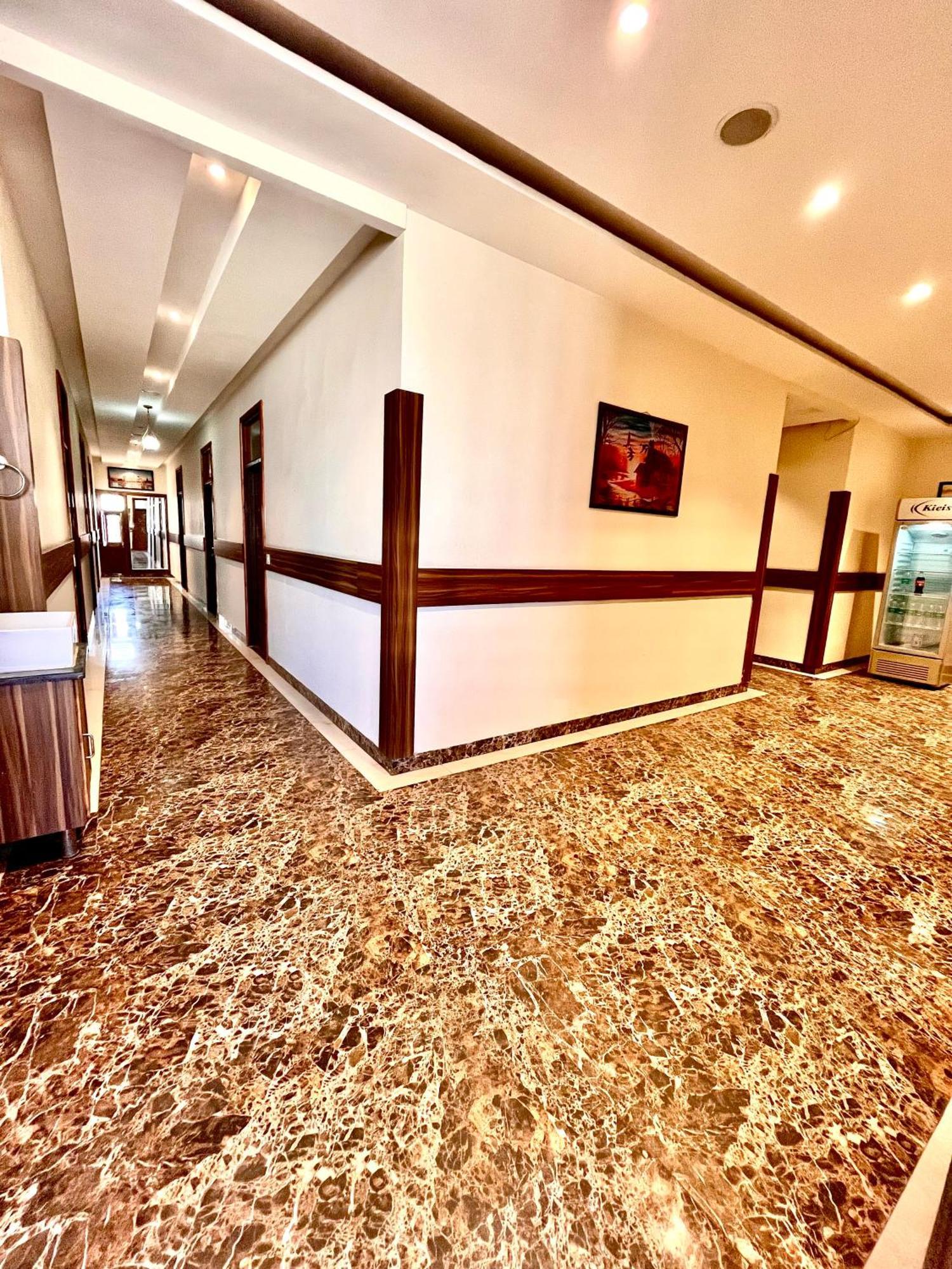 Hotel Woodcrest Zirakpur Chandigarh- Best Family Hotel - Luxurious Rooms - Unit Of Sidham Group Εξωτερικό φωτογραφία